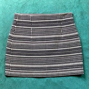 Zara Woman Black & White Woven Miniskirt